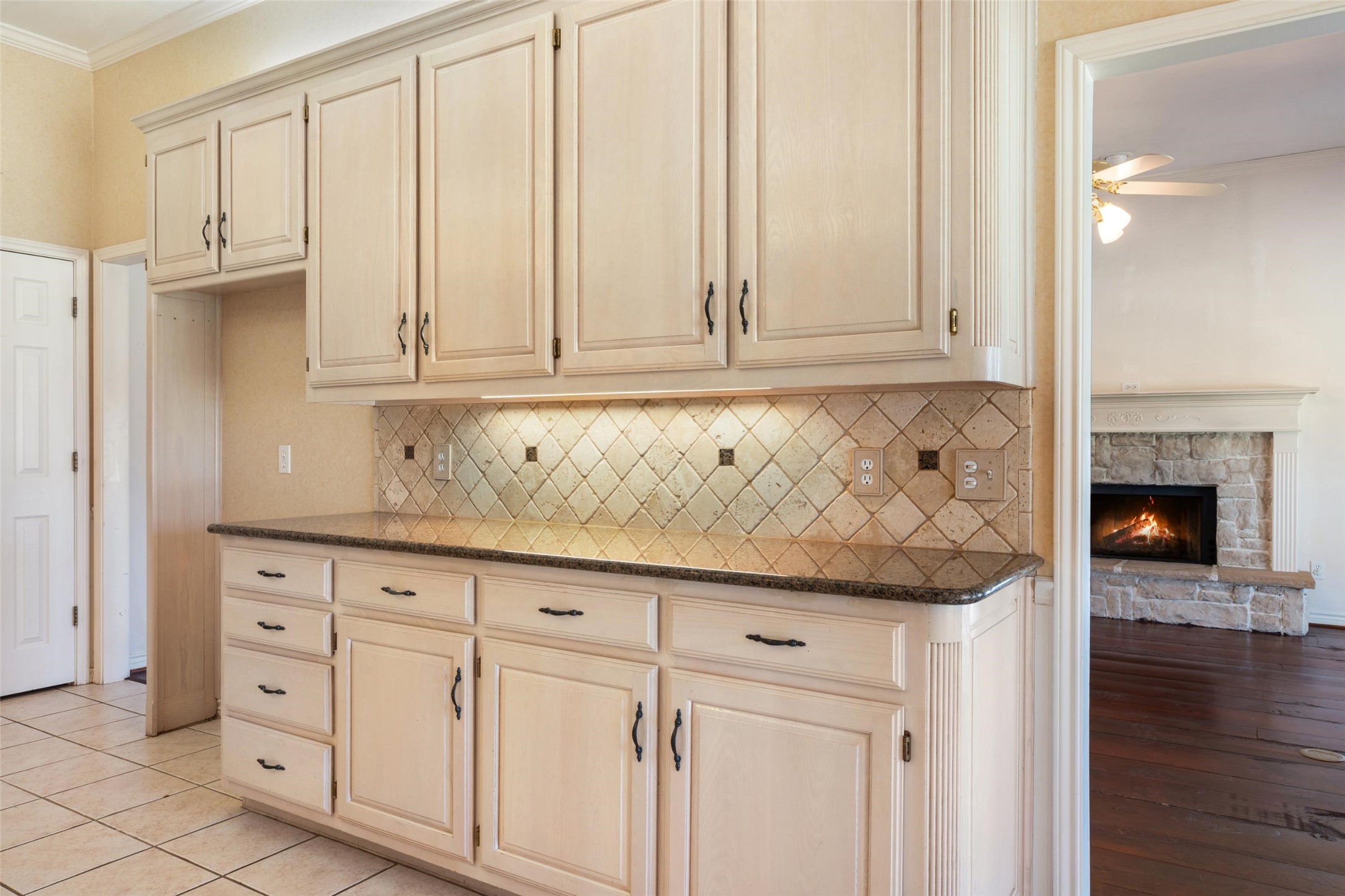 8908 Woodlawn Drive Granbury TX 76049