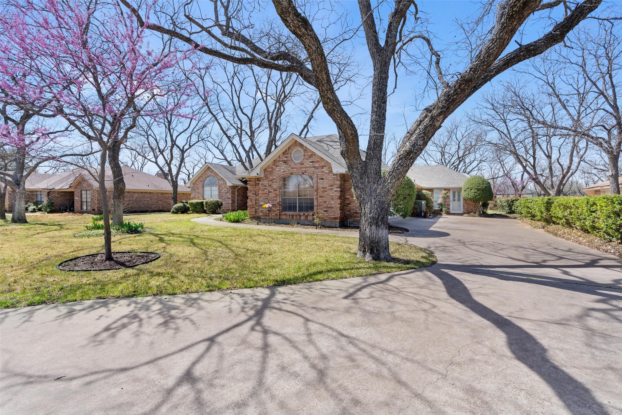 8908 Woodlawn Drive Granbury TX 76049