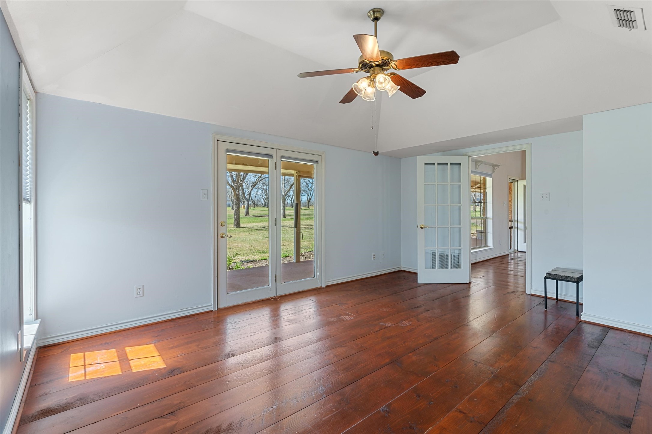 8908 Woodlawn Drive Granbury TX 76049