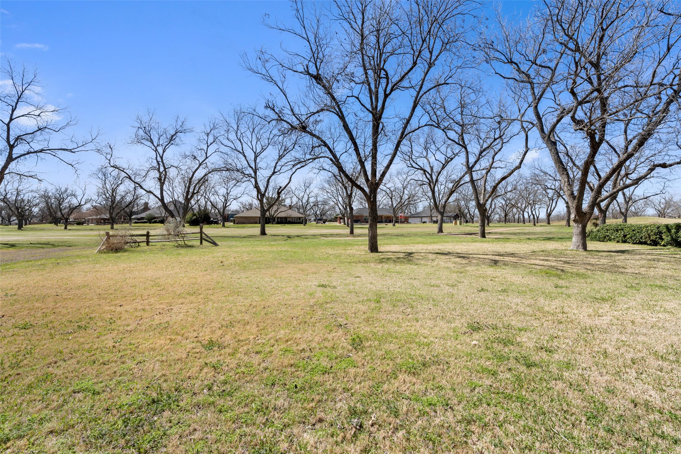 8908 Woodlawn Drive Granbury TX 76049