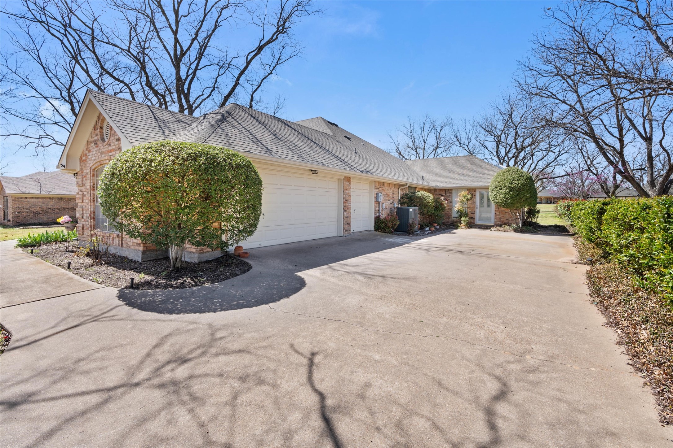 8908 Woodlawn Drive Granbury TX 76049