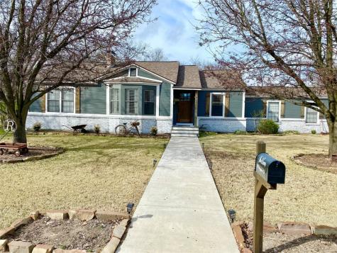 2117 Agnew Street Bonham TX 75418