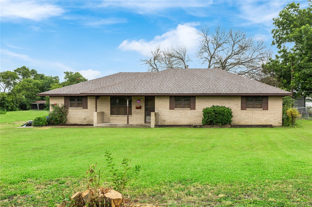 504 N Carpenter Street Mart TX 76664
