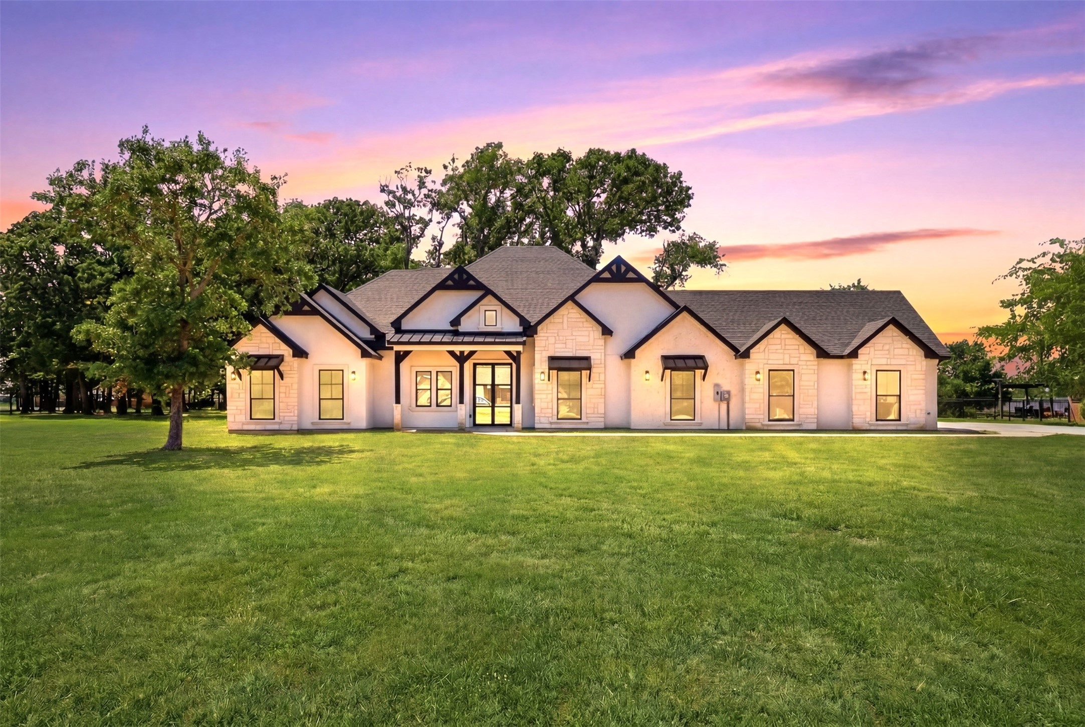 1055 Hidden Oaks Drive Wills Point TX 75169