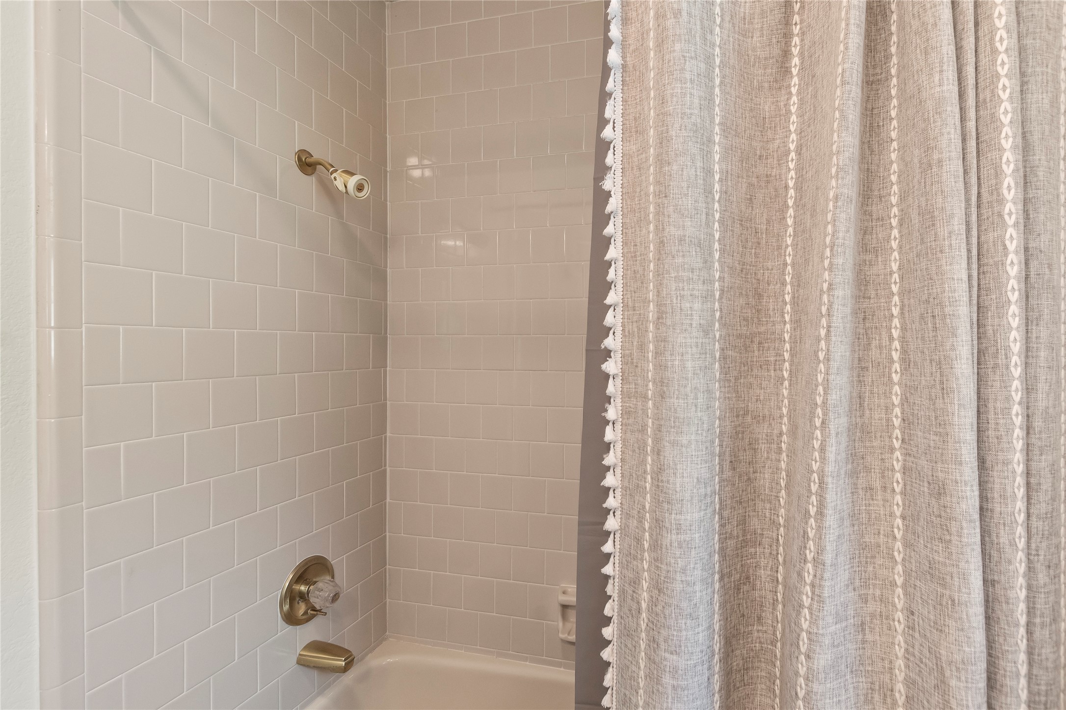 1611 Emma Drive Tool TX 75143