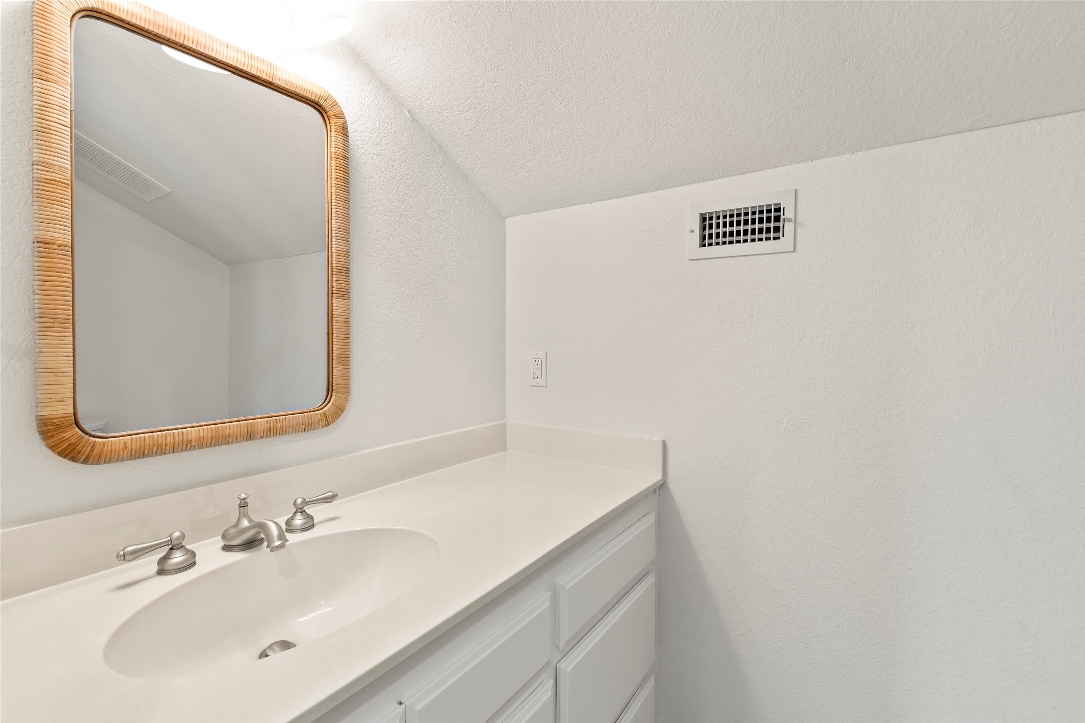 1611 Emma Drive Tool TX 75143