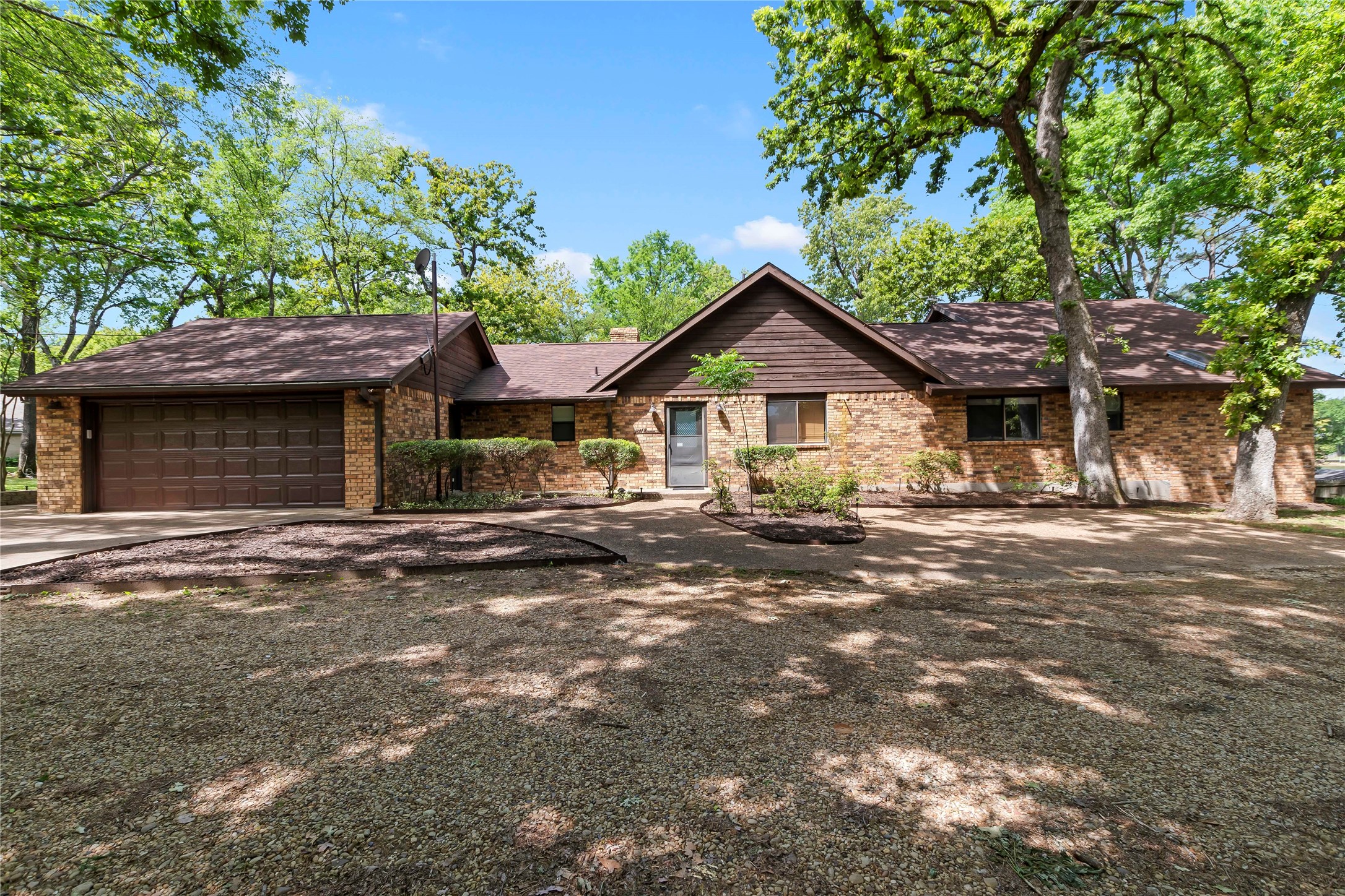 1611 Emma Drive Tool TX 75143