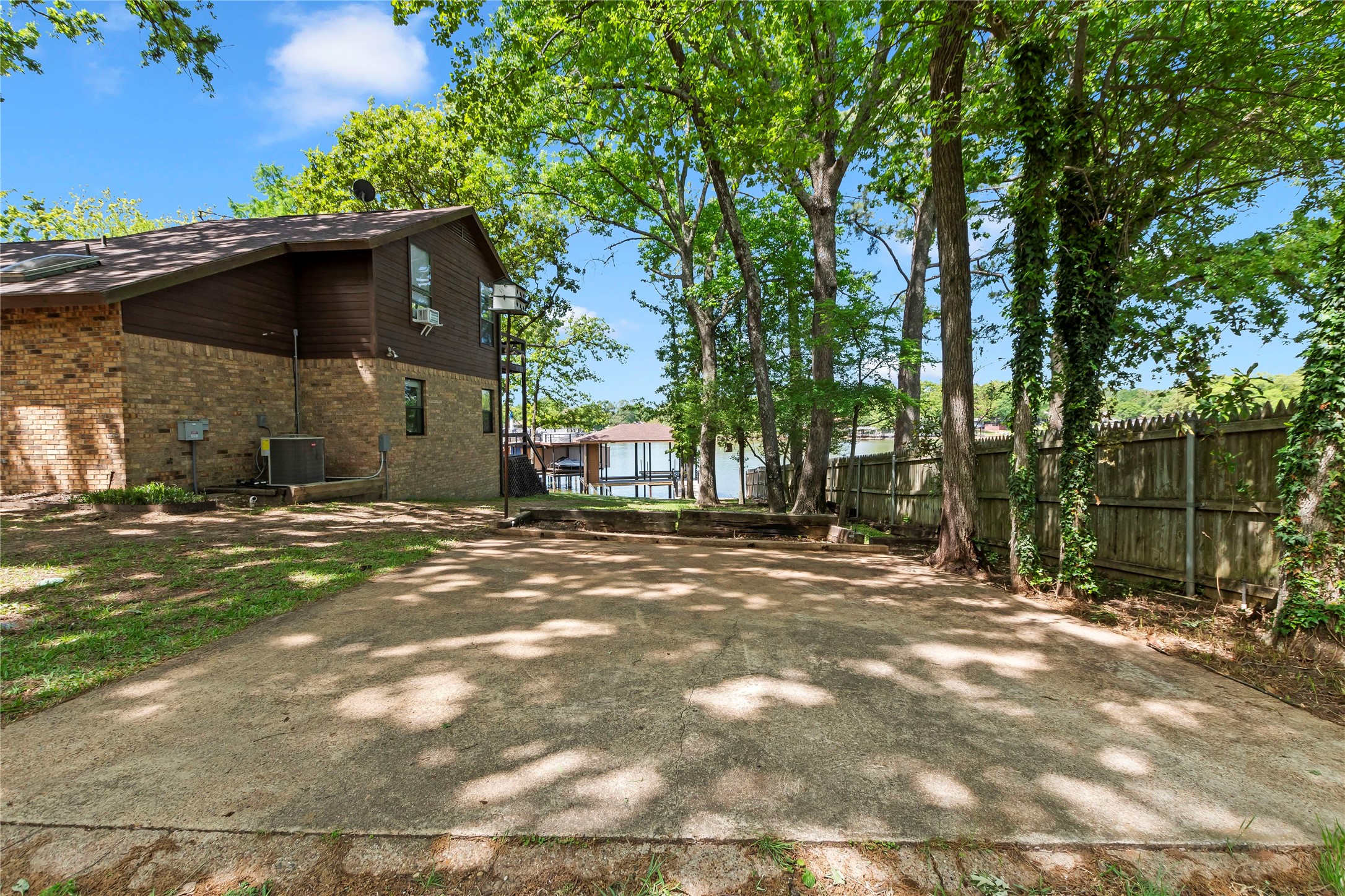 1611 Emma Drive Tool TX 75143