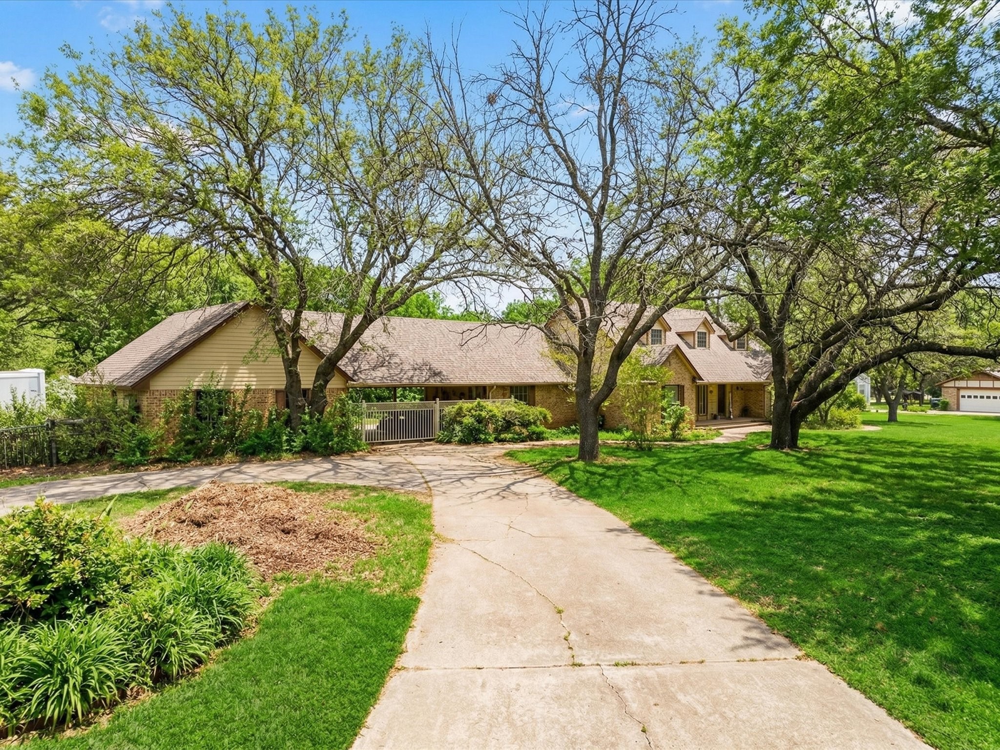 1406 Braewood Place Duncanville TX 75137
