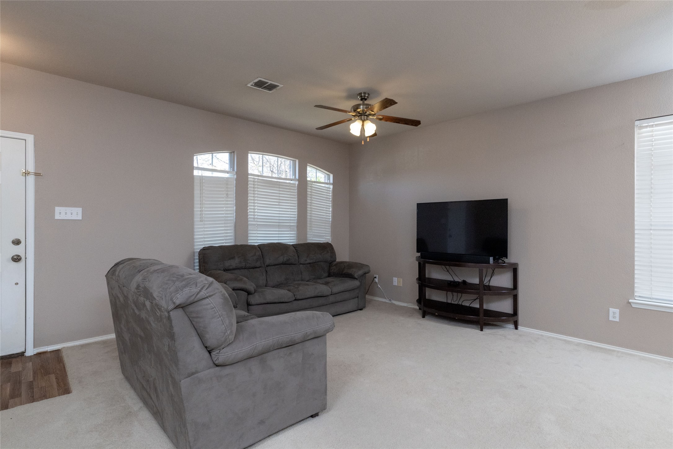 7515 Cresswell Drive Arlington TX 76001