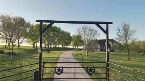 16900 County Road 706 Leonard TX 75452