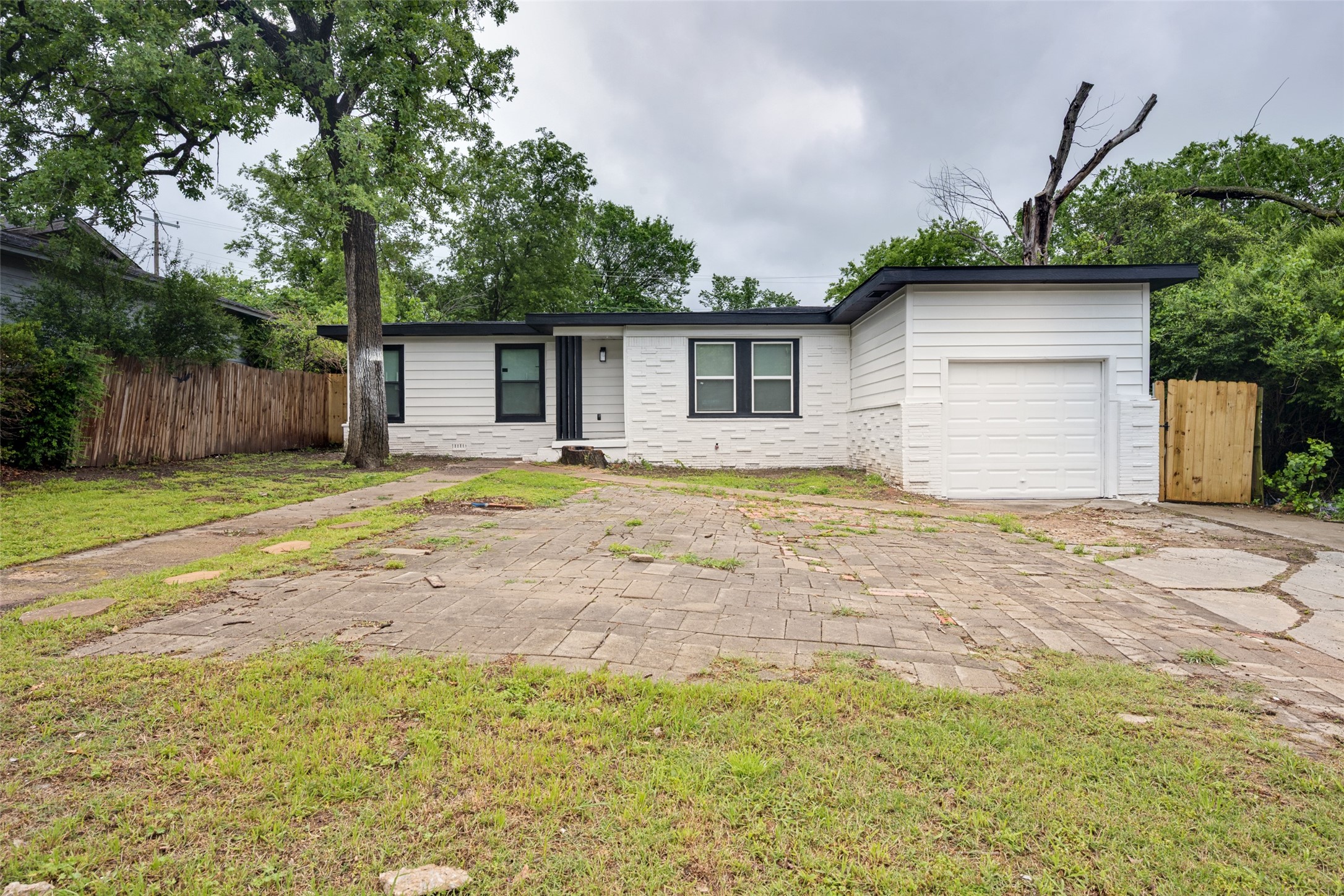 5520 Jewell Avenue Fort Worth TX 76112