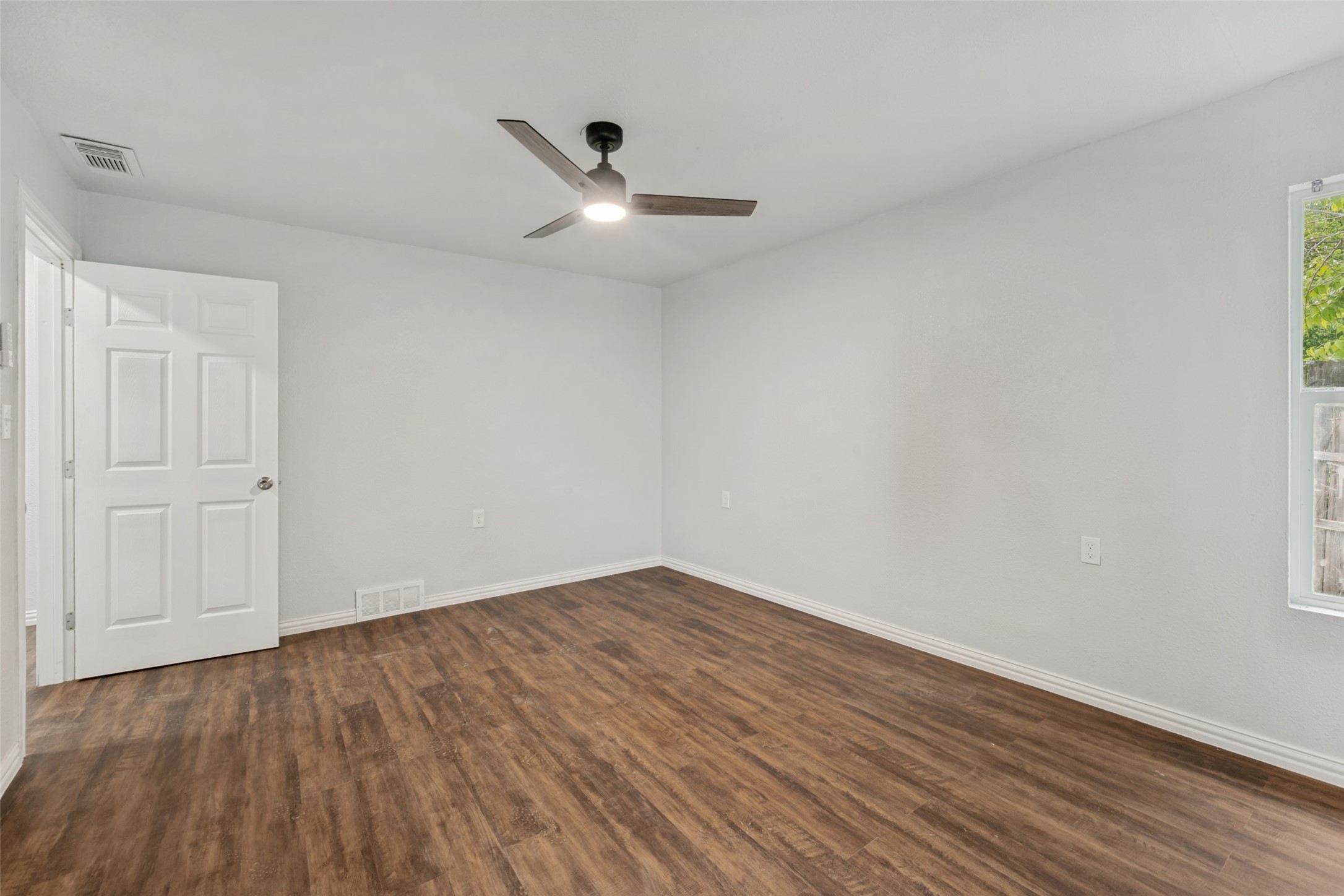 5520 Jewell Avenue Fort Worth TX 76112