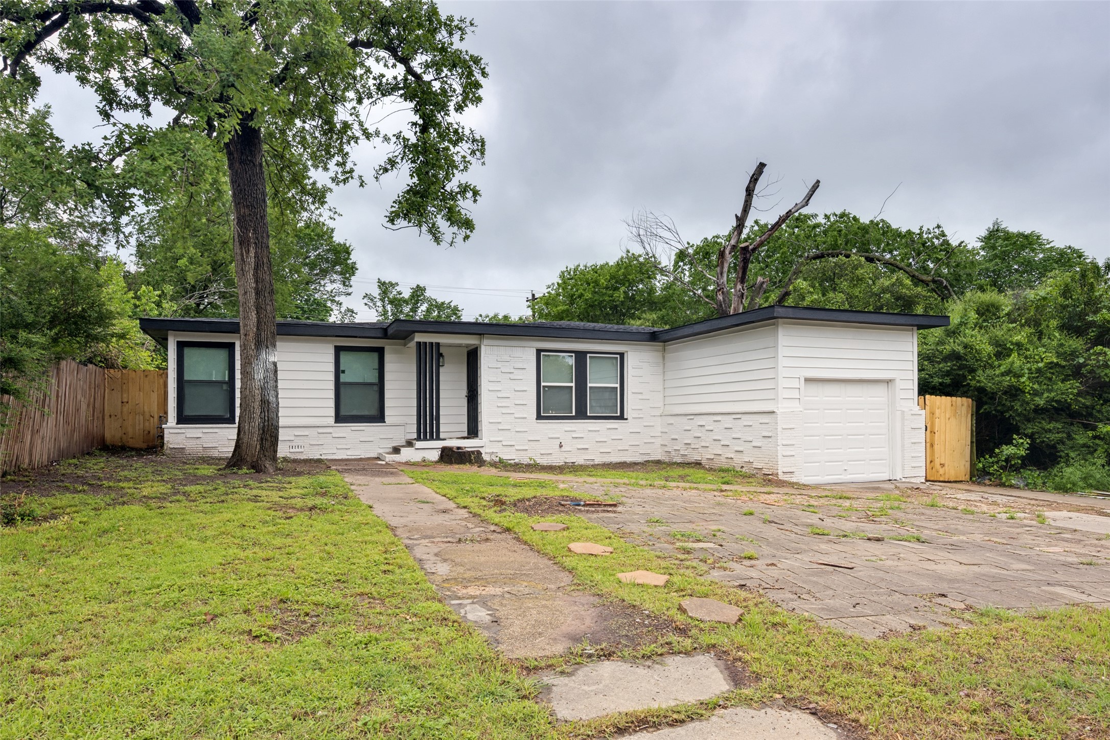 5520 Jewell Avenue Fort Worth TX 76112