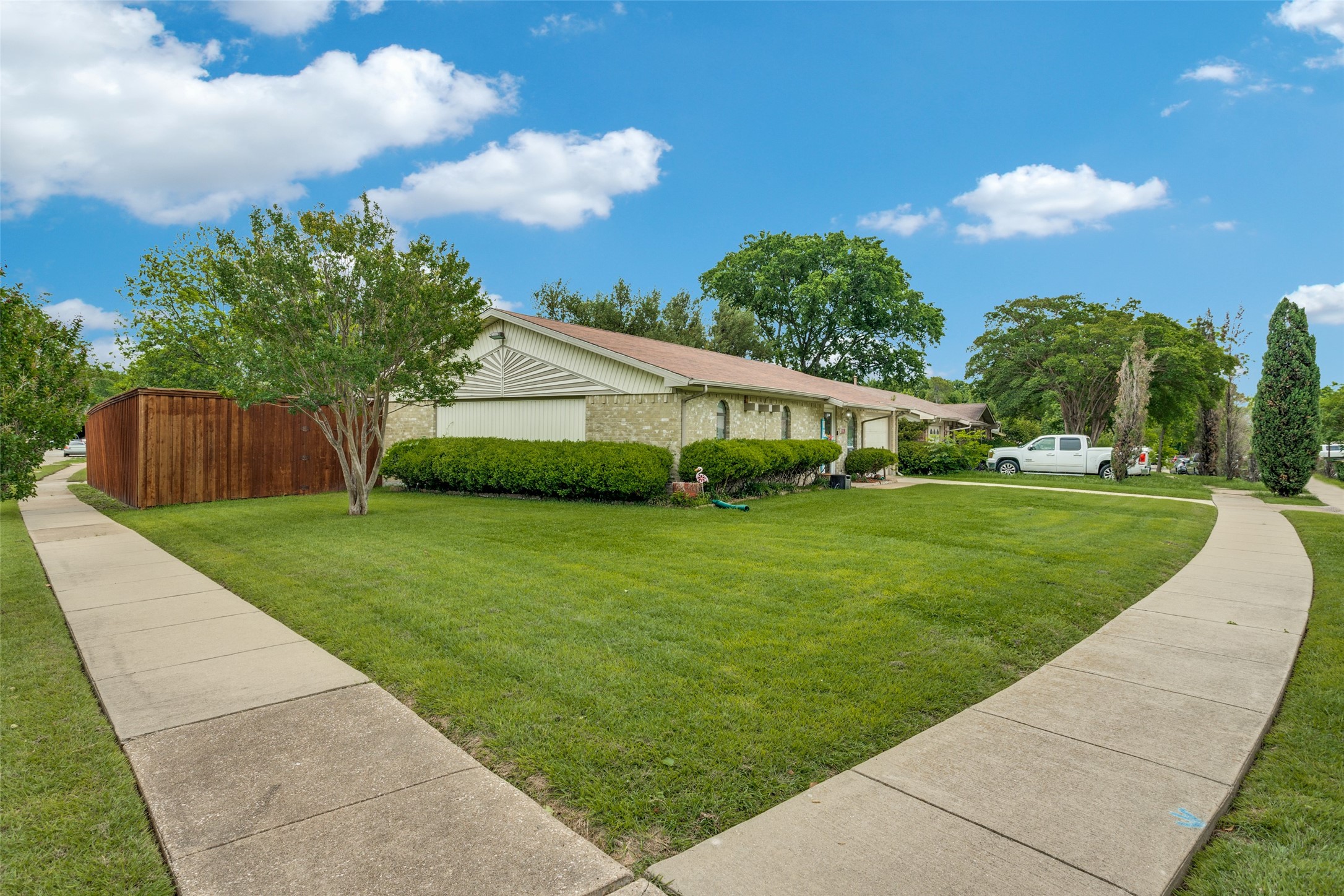 326 Independence Drive Garland TX 75043