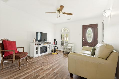 326 Independence Drive Garland TX 75043