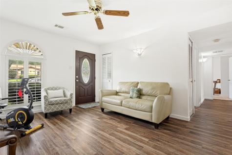 326 Independence Drive Garland TX 75043
