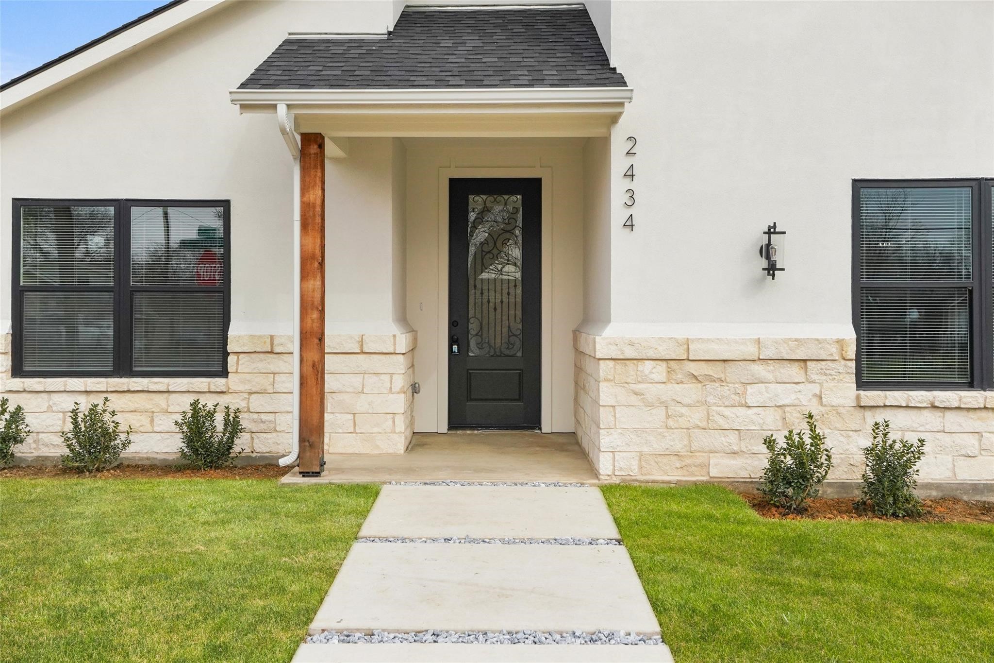 2434 Iroquois Street Dallas TX 75212