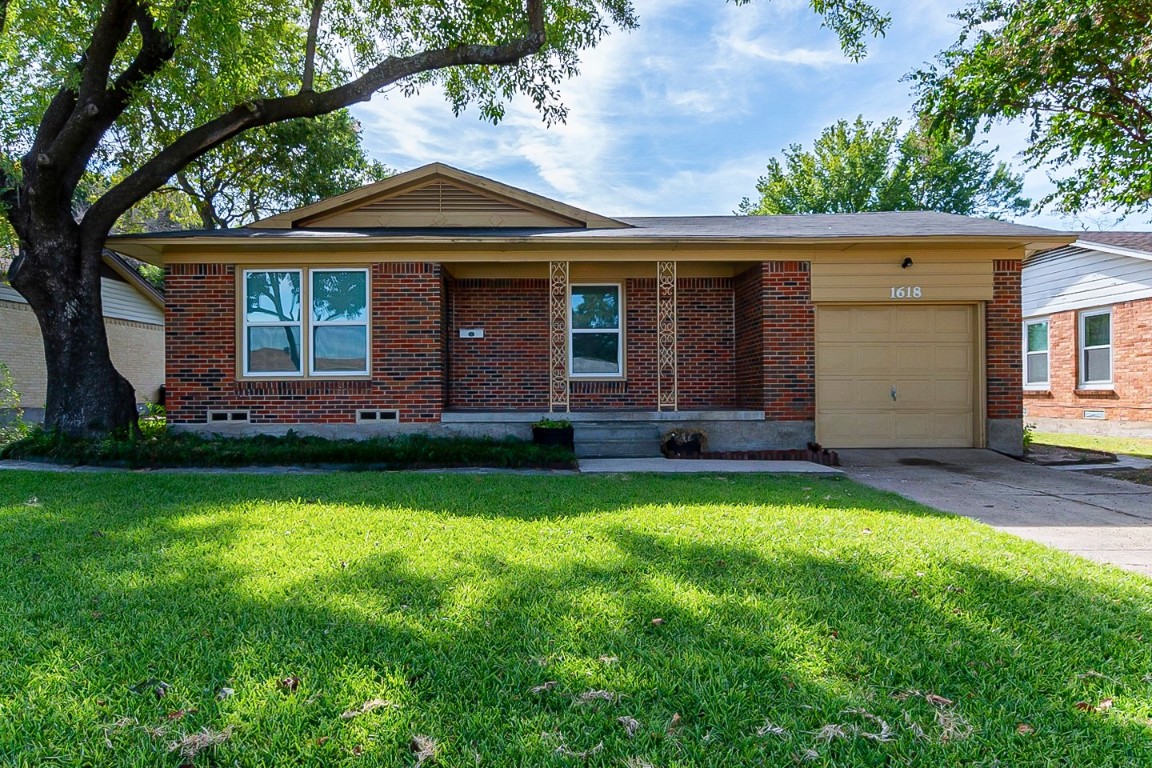 1618 Ridgeview Street Mesquite TX 75149