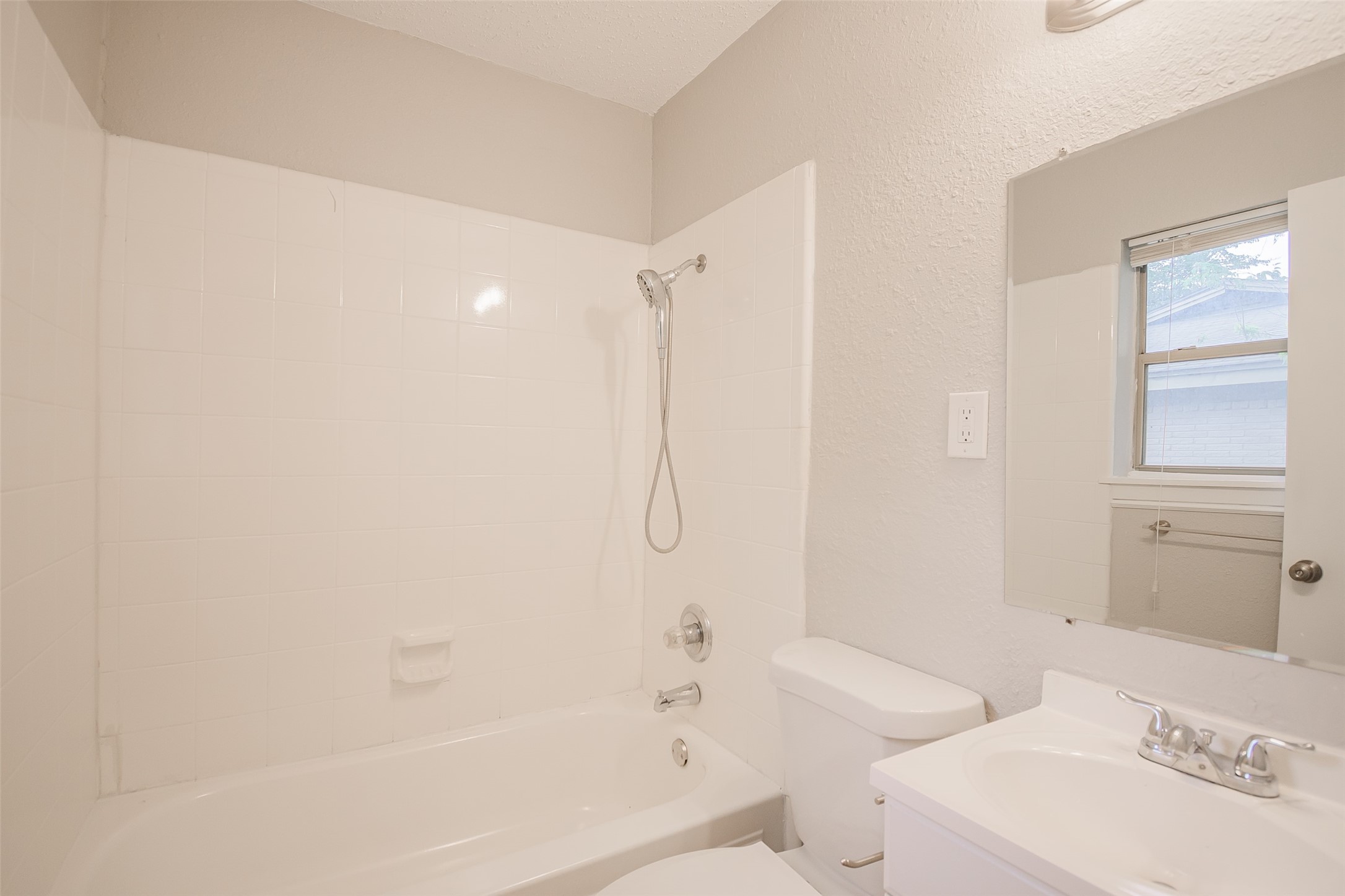 7704 Carlos Street White Settlement TX 76108