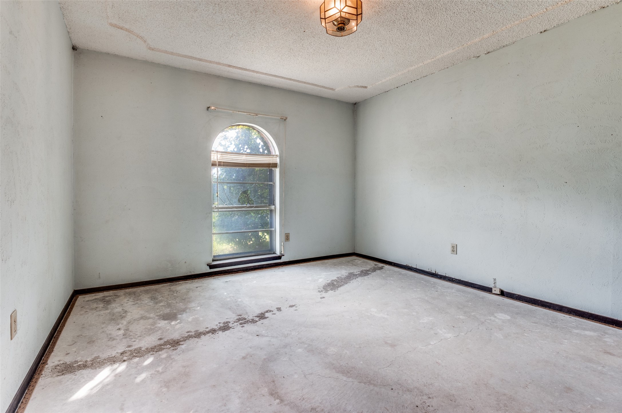 5306 Vincennes Court Arlington TX 76017