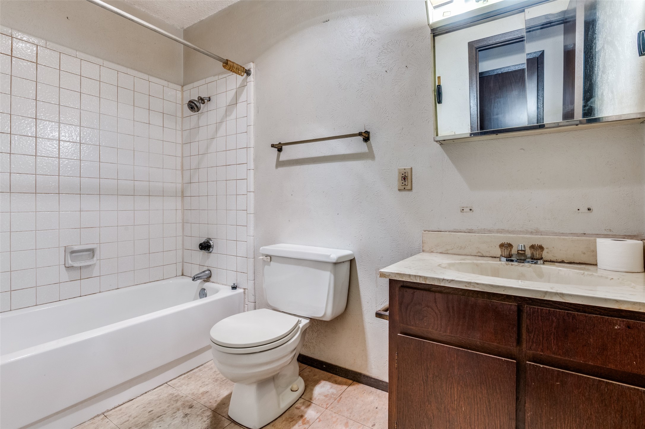 5306 Vincennes Court Arlington TX 76017