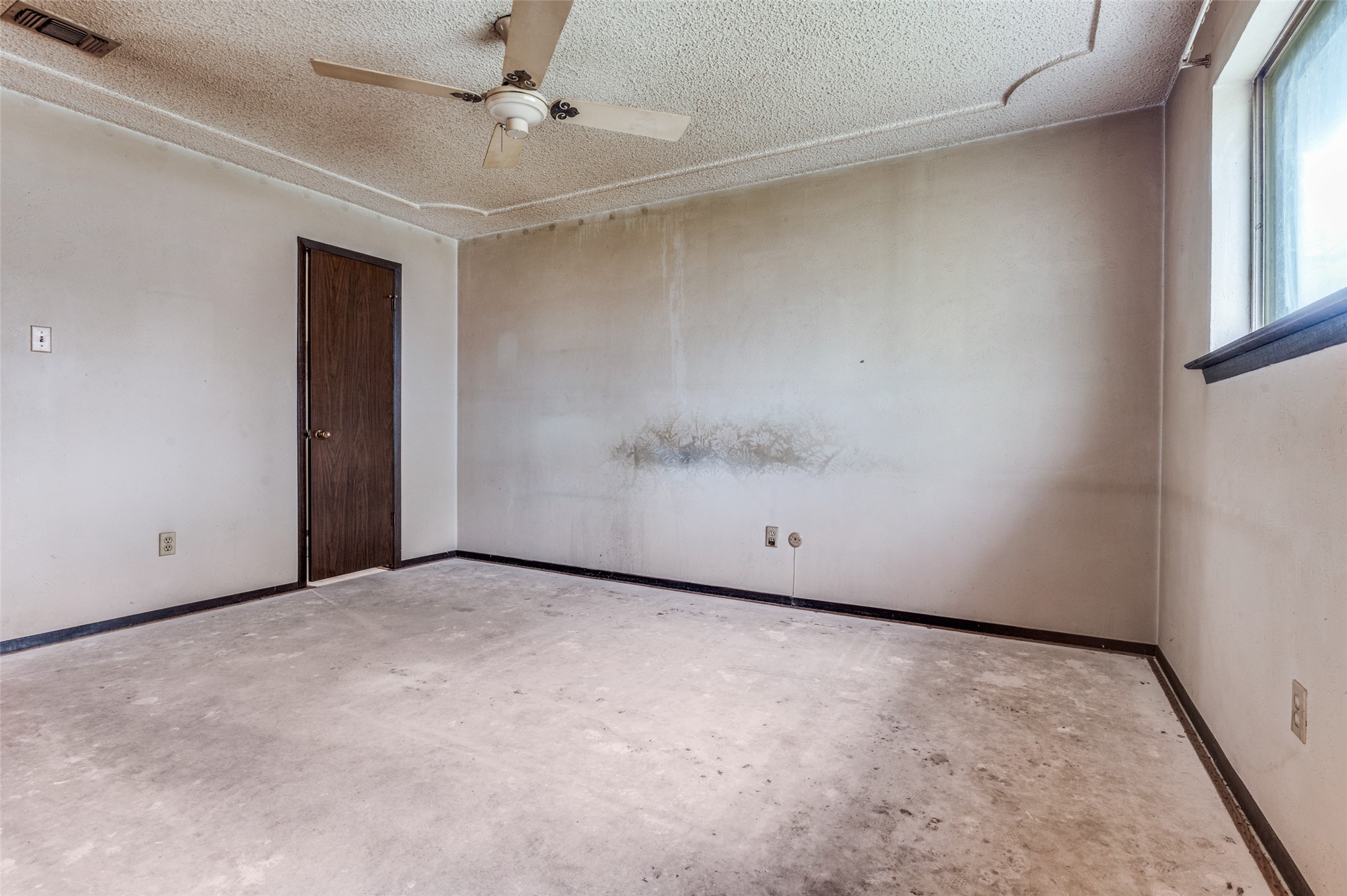 5306 Vincennes Court Arlington TX 76017