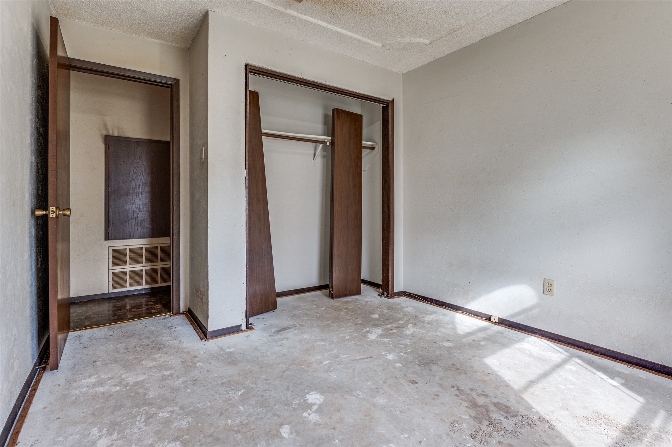 5306 Vincennes Court Arlington TX 76017