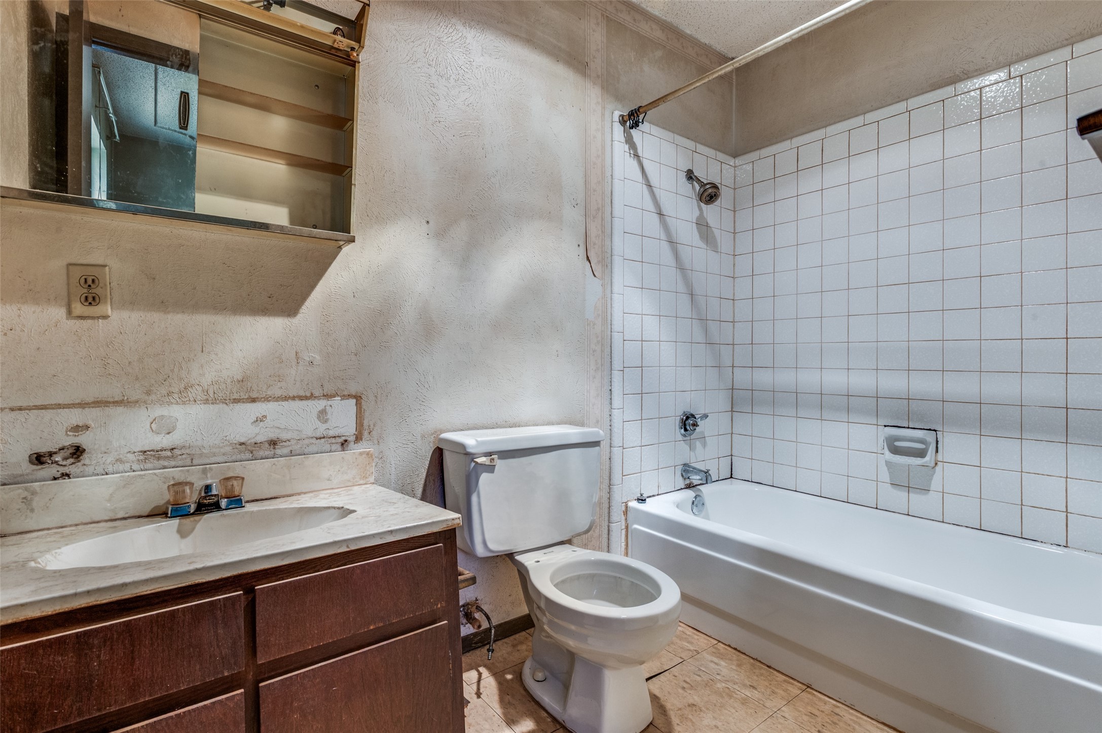 5306 Vincennes Court Arlington TX 76017