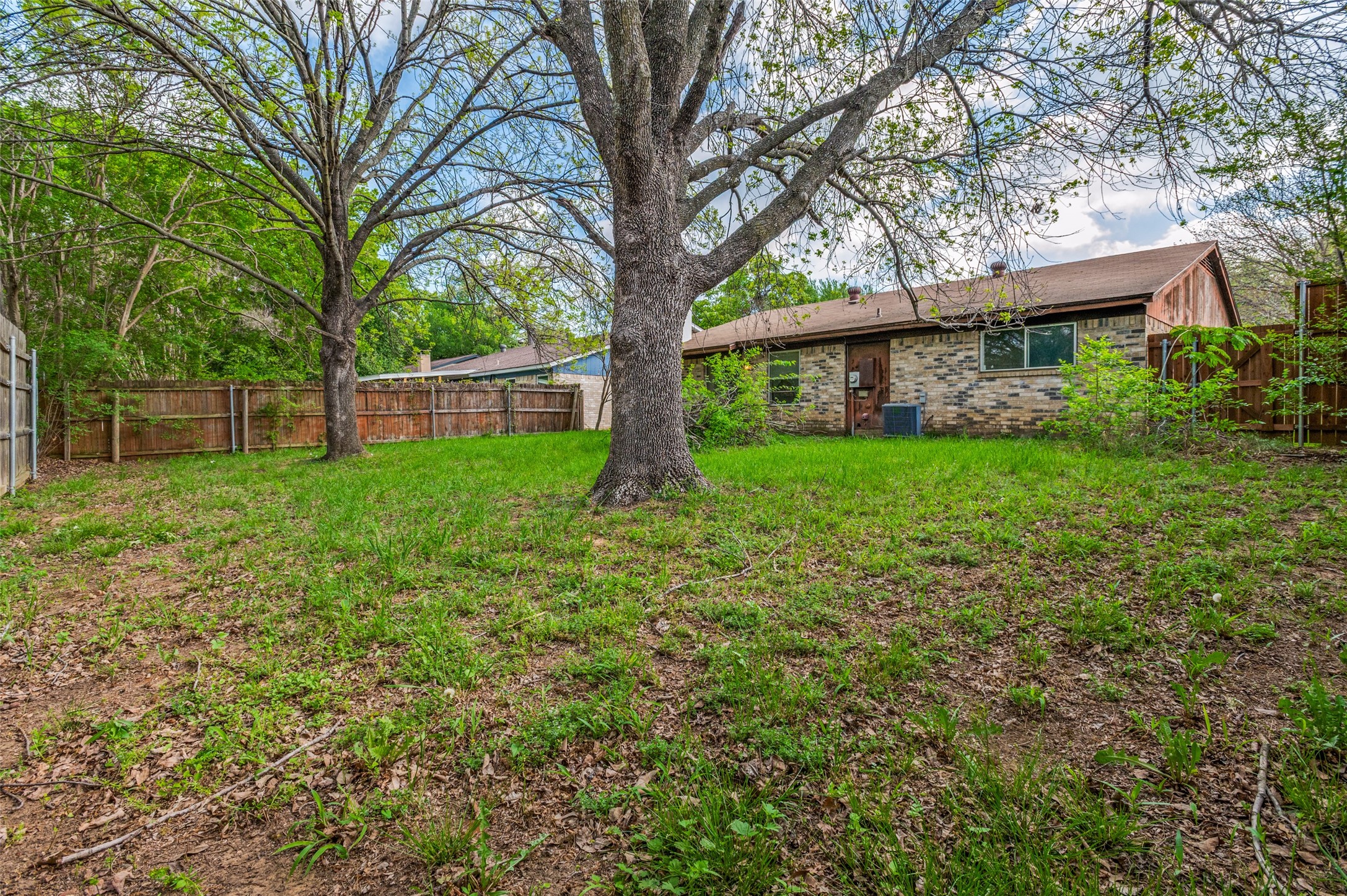 5306 Vincennes Court Arlington TX 76017
