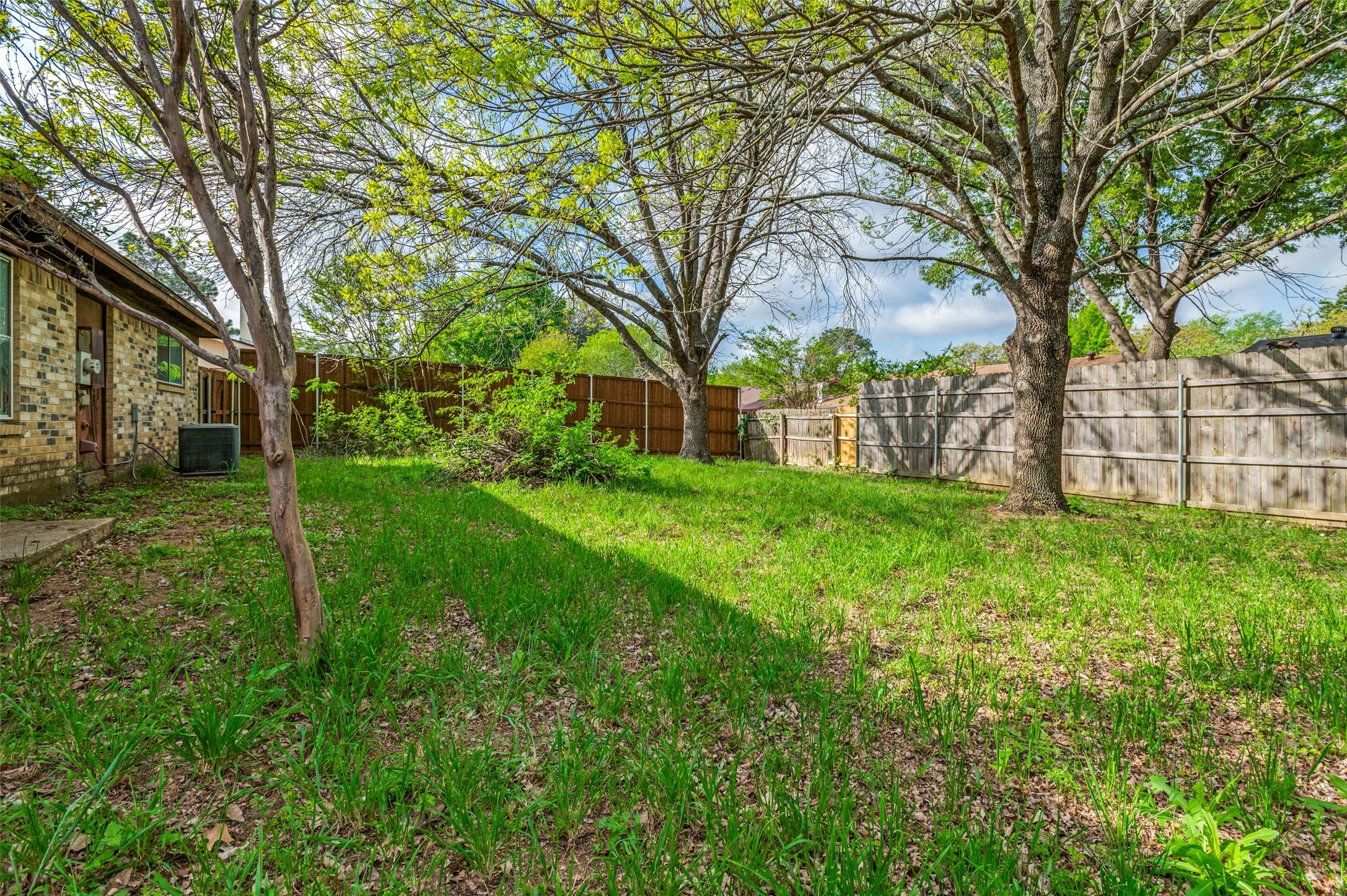 5306 Vincennes Court Arlington TX 76017