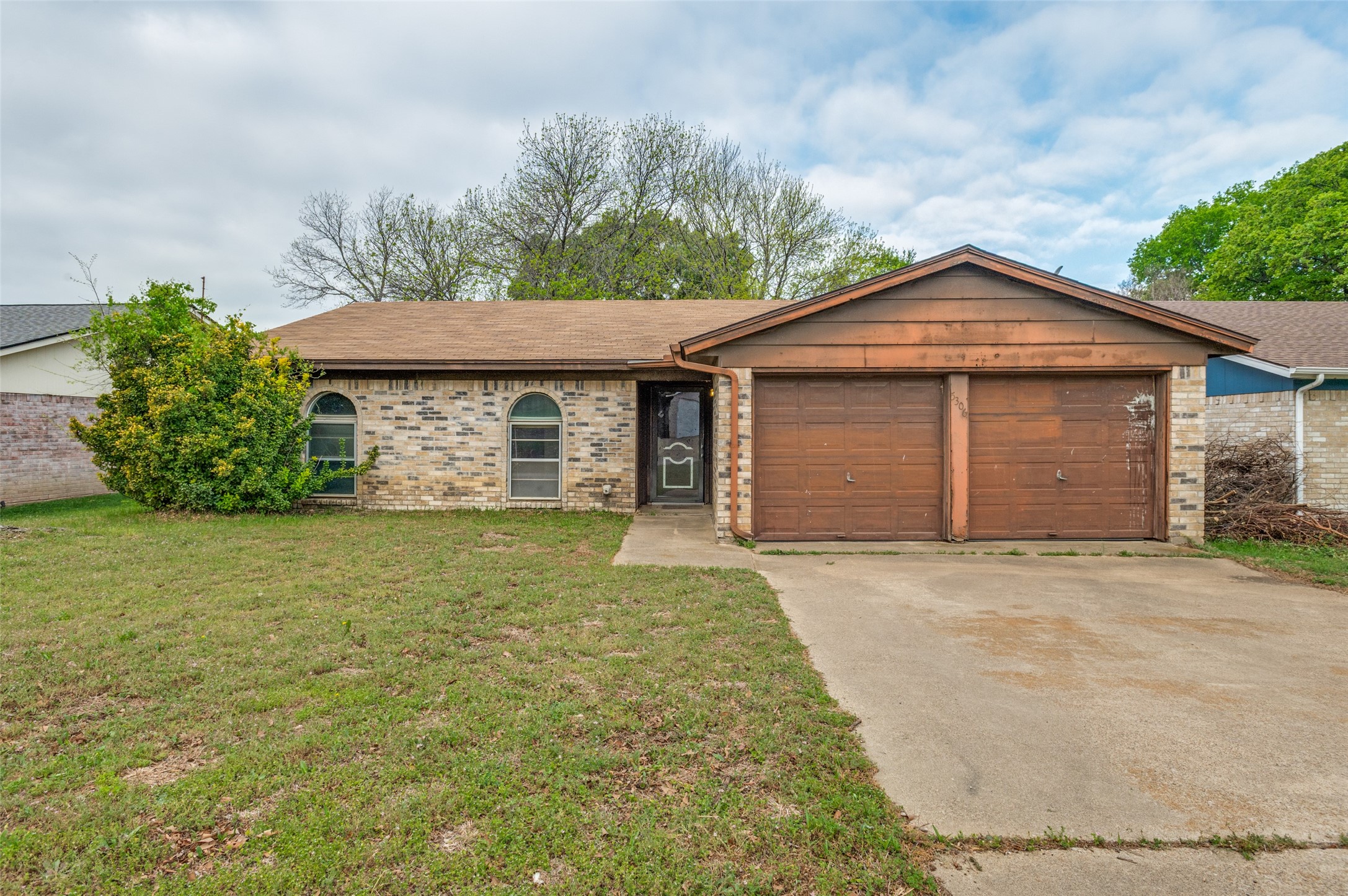 5306 Vincennes Court Arlington TX 76017