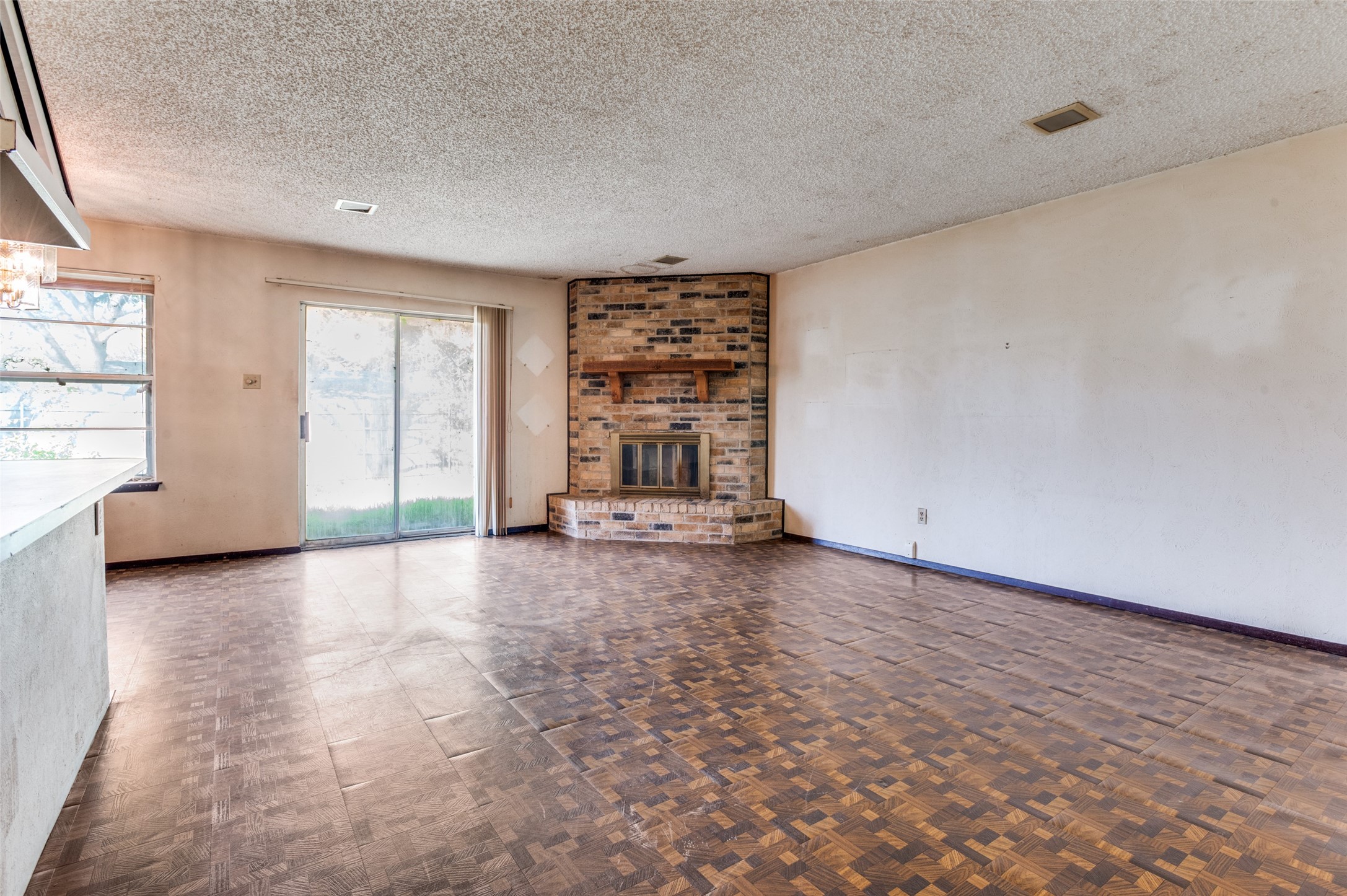 5306 Vincennes Court Arlington TX 76017