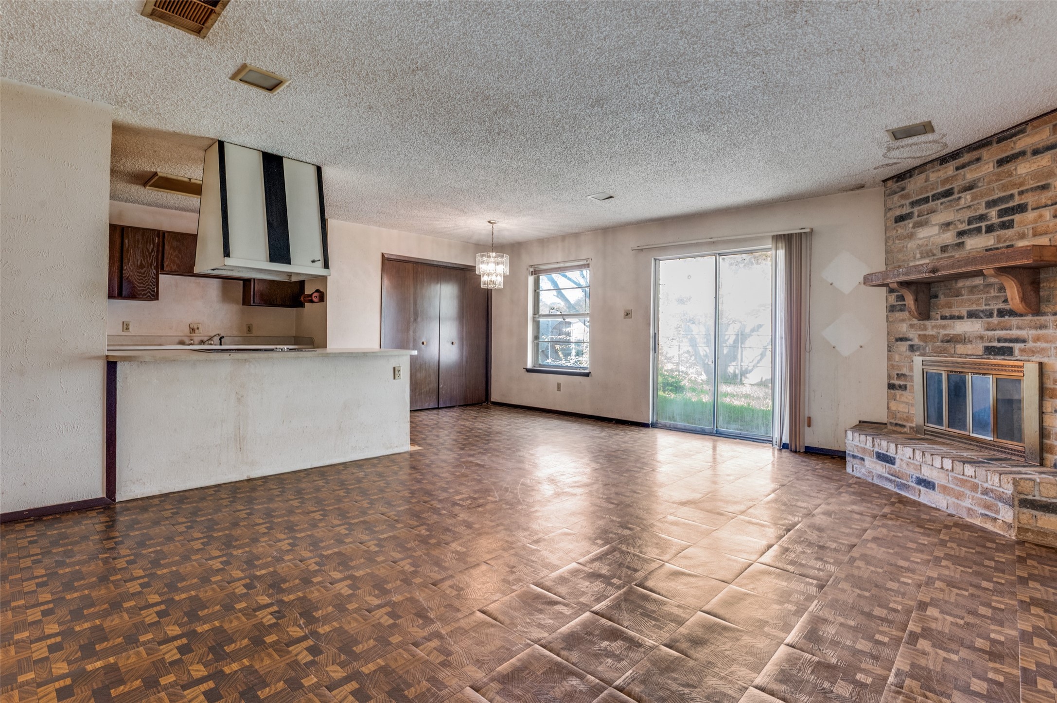 5306 Vincennes Court Arlington TX 76017