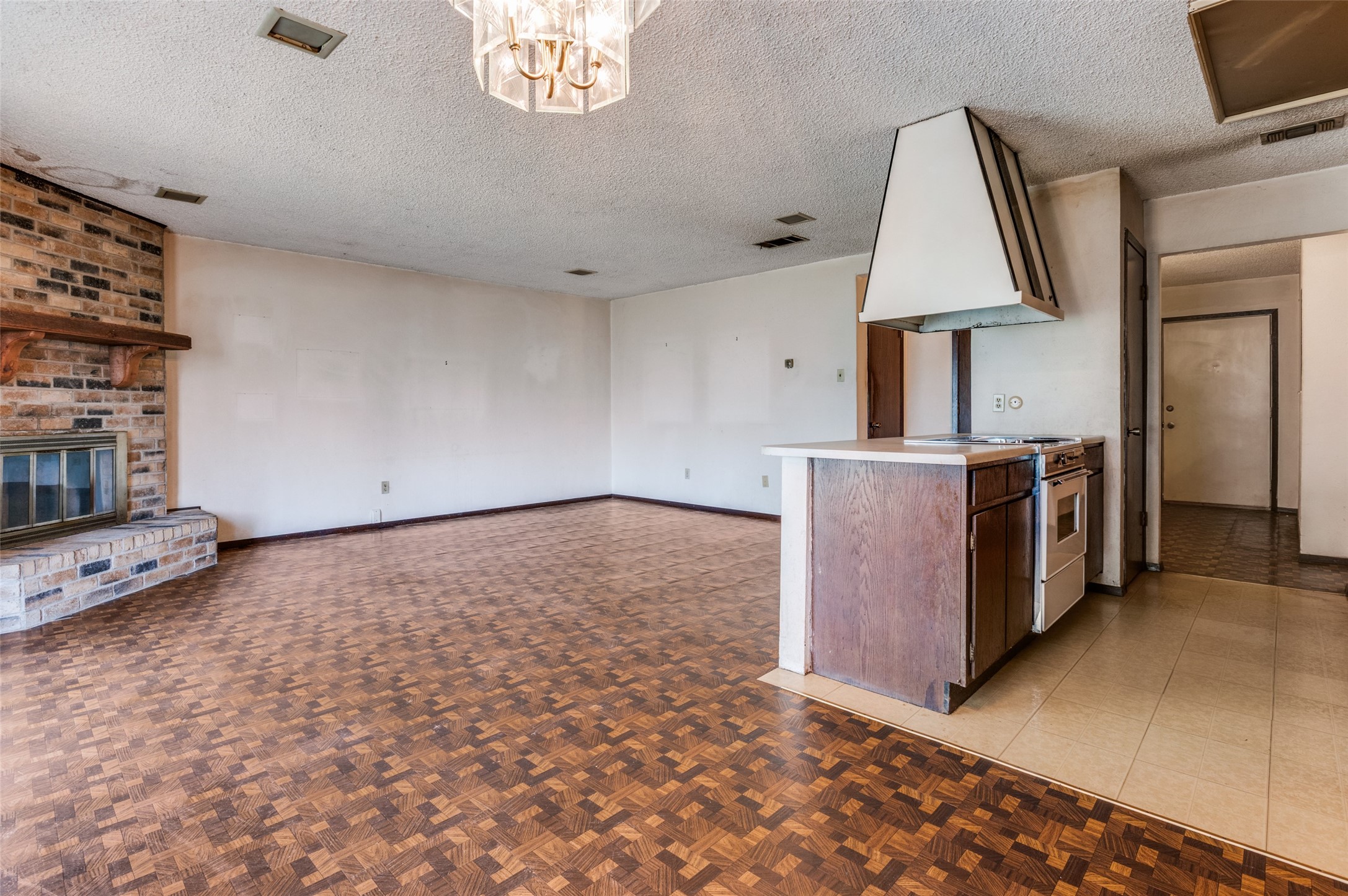 5306 Vincennes Court Arlington TX 76017