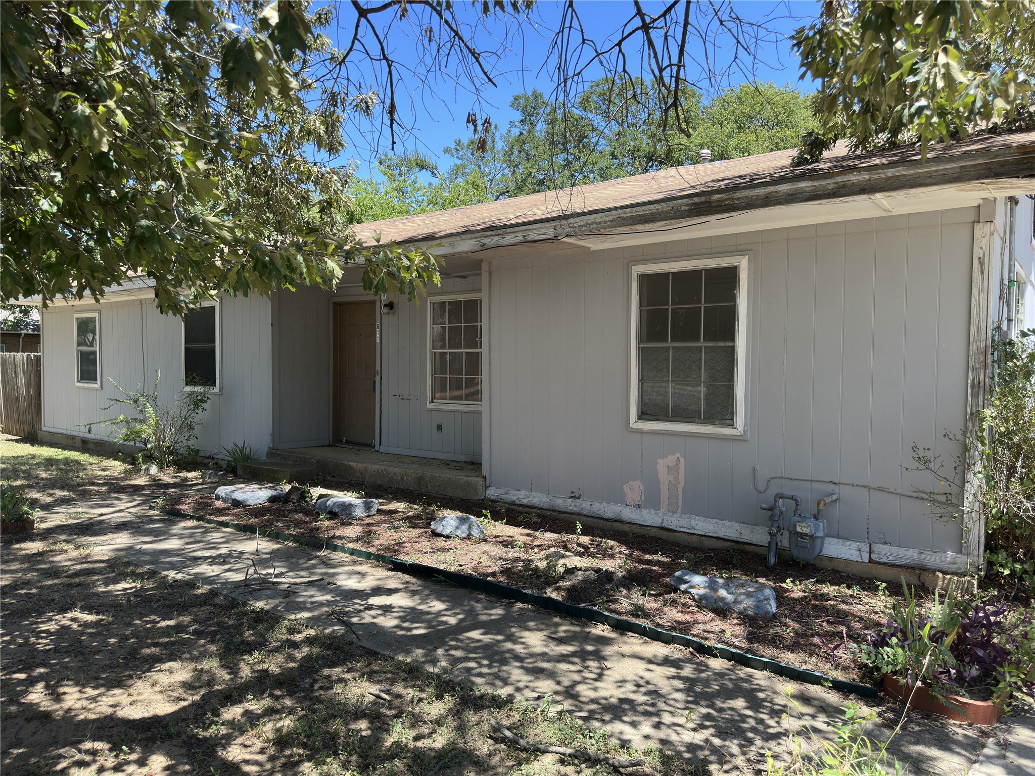 611 S Ruddell Street Denton TX 76205