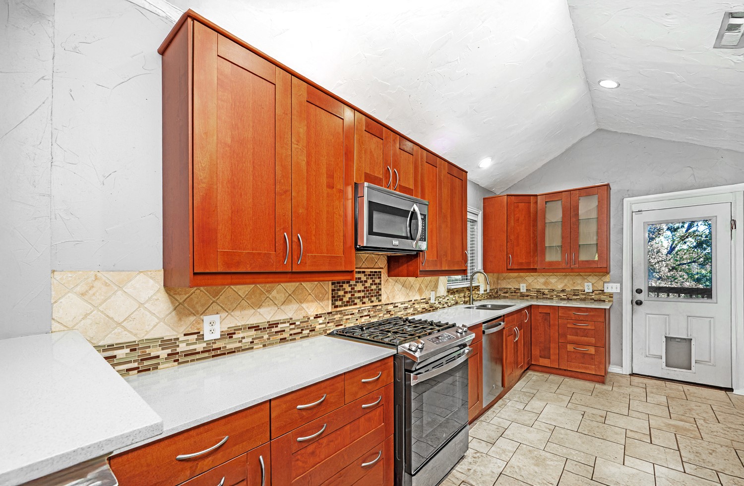 6802 Vivian Avenue Dallas TX 75223