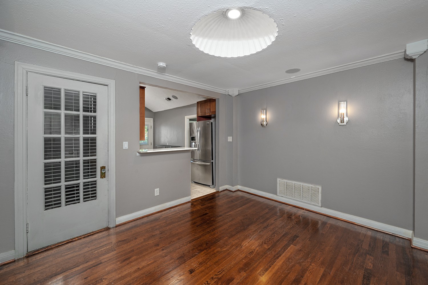 6802 Vivian Avenue Dallas TX 75223