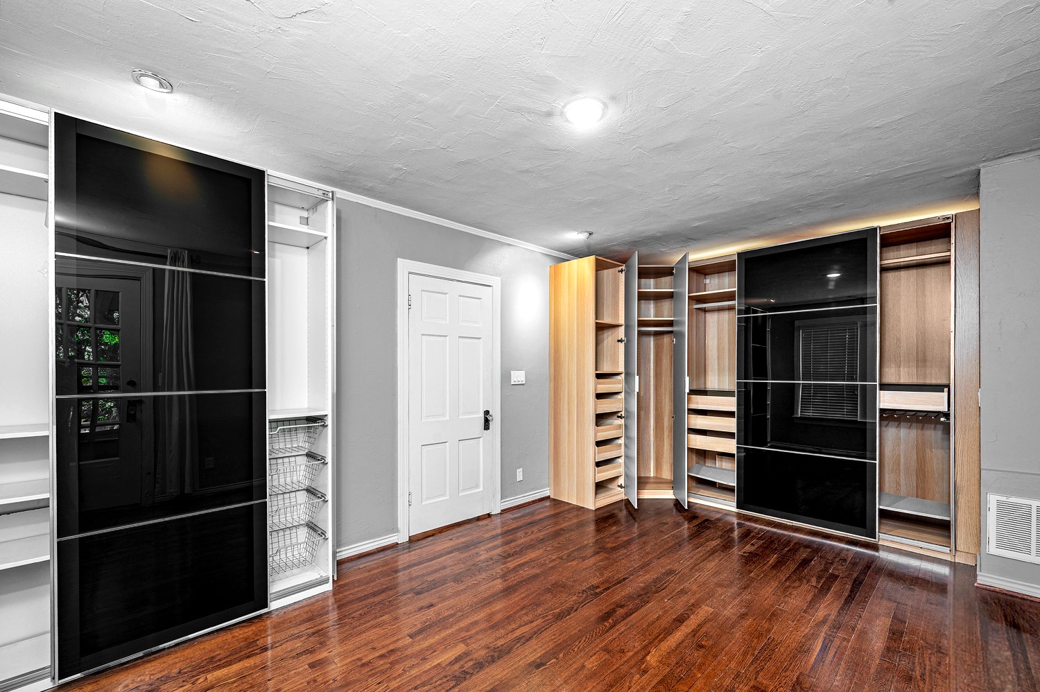 6802 Vivian Avenue Dallas TX 75223