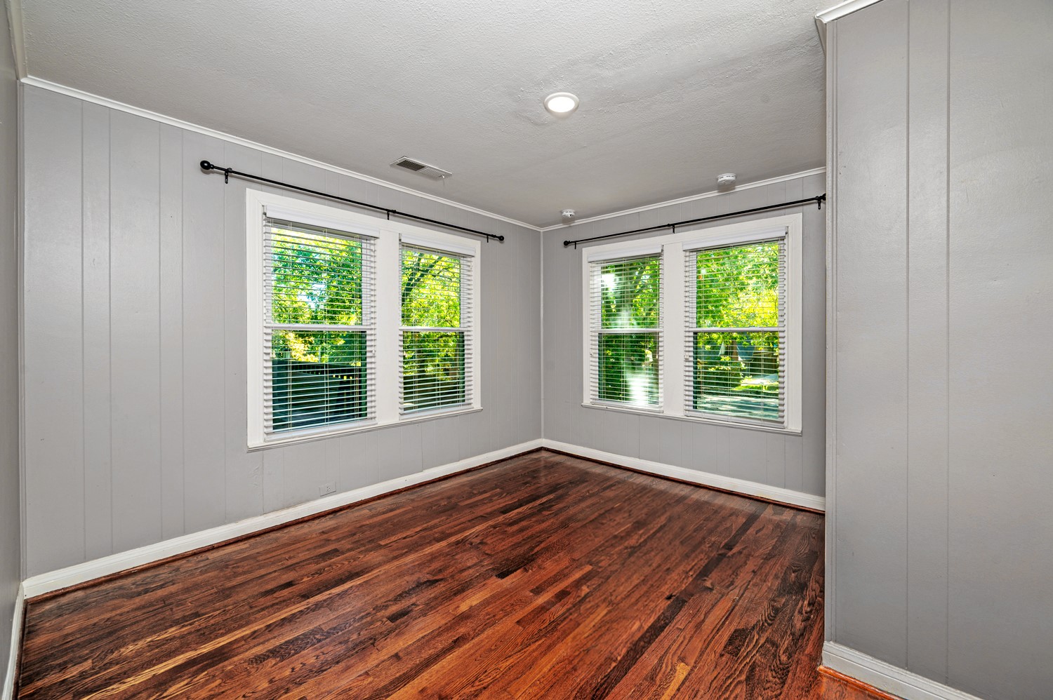6802 Vivian Avenue Dallas TX 75223