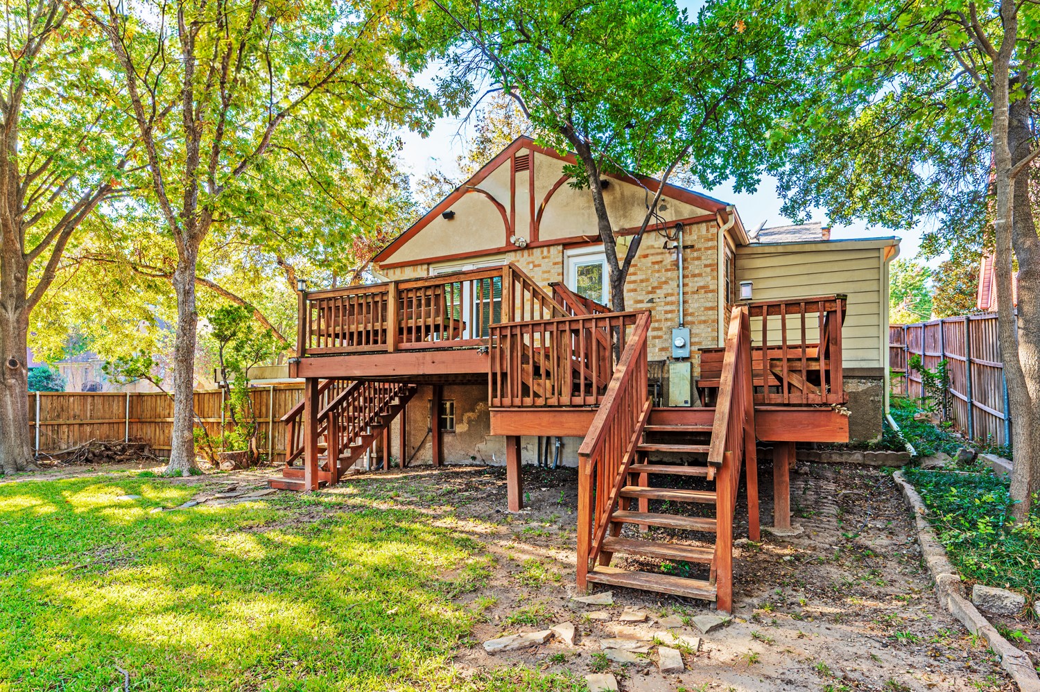 6802 Vivian Avenue Dallas TX 75223