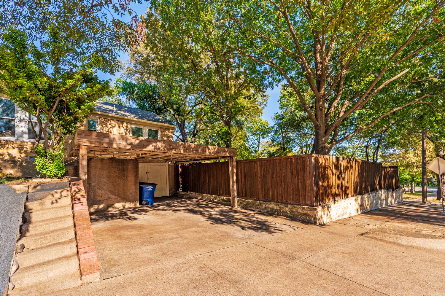 6802 Vivian Avenue Dallas TX 75223