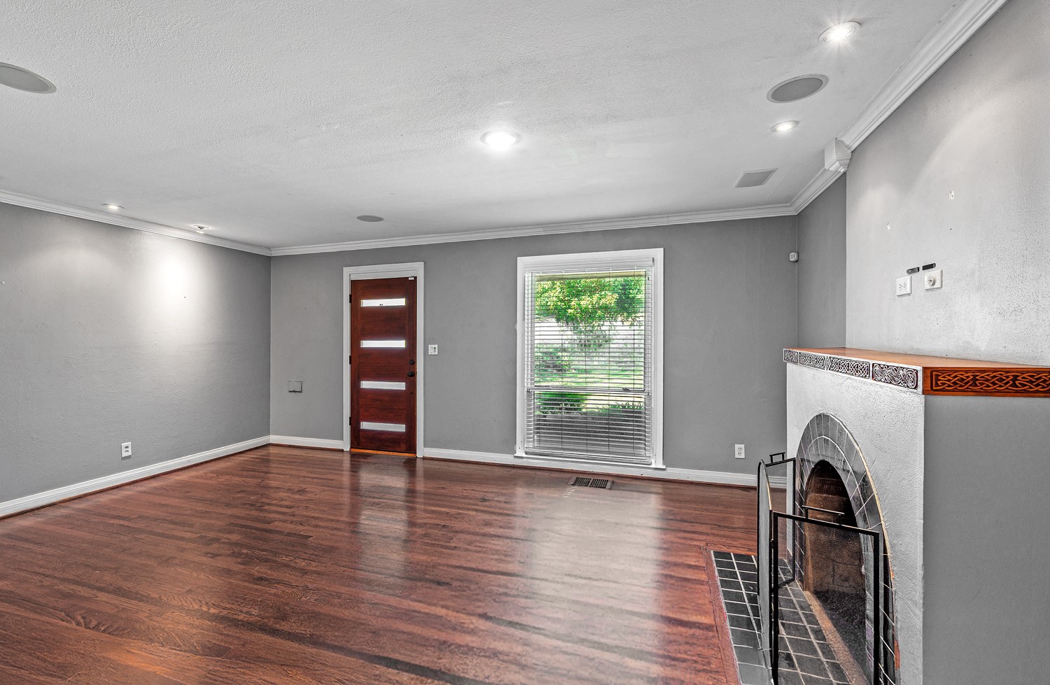 6802 Vivian Avenue Dallas TX 75223