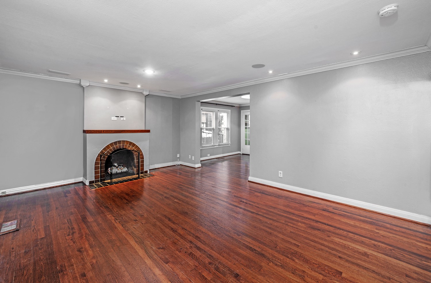 6802 Vivian Avenue Dallas TX 75223