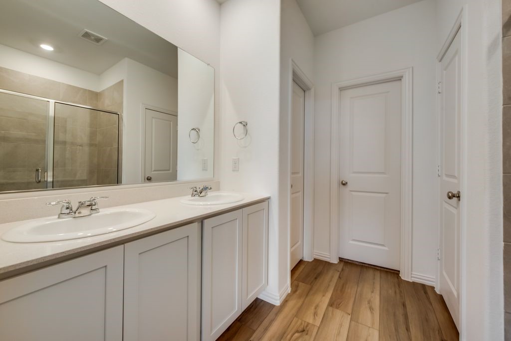 204 Coconut Drive Azle TX 76020