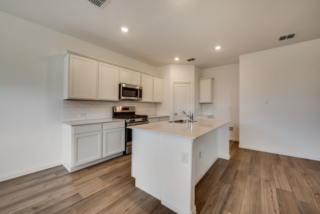 204 Coconut Drive Azle TX 76020
