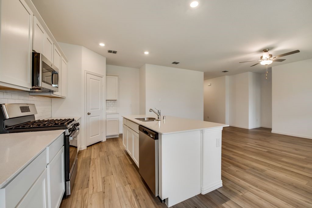 204 Coconut Drive Azle TX 76020