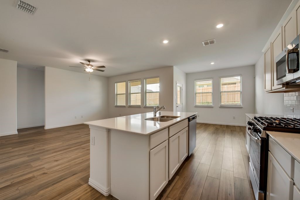 204 Coconut Drive Azle TX 76020