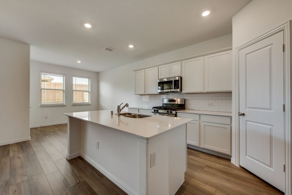 204 Coconut Drive Azle TX 76020