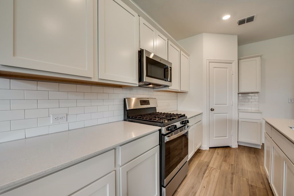204 Coconut Drive Azle TX 76020